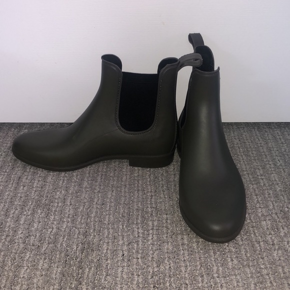 Olive Green ankle rain boots - Picture 2 of 3